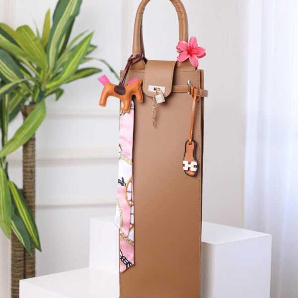Havan Assil Ezzedine luxury shisha bag, front view